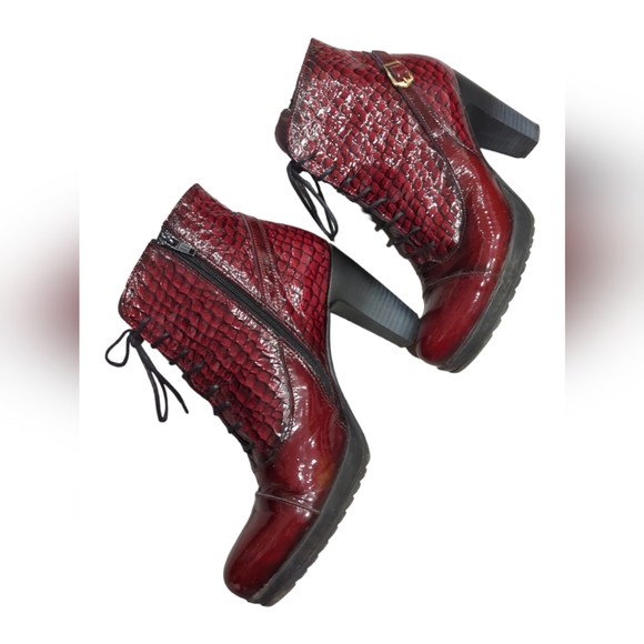 JOSE SAENZ • Burgundy Deep Cherry Patent Bootie - Picture 3 of 9